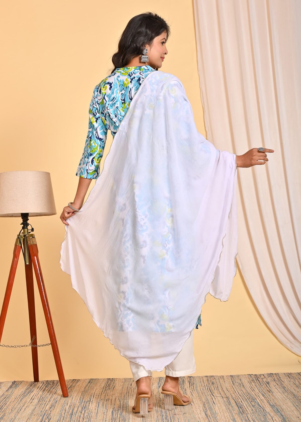 Women’s Blue & Green Printed Kurta Set with White Dupatta - Image 5